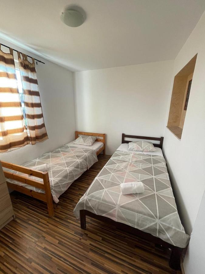 Apartment Ground Floor With Parking Erny Pula Exterior foto